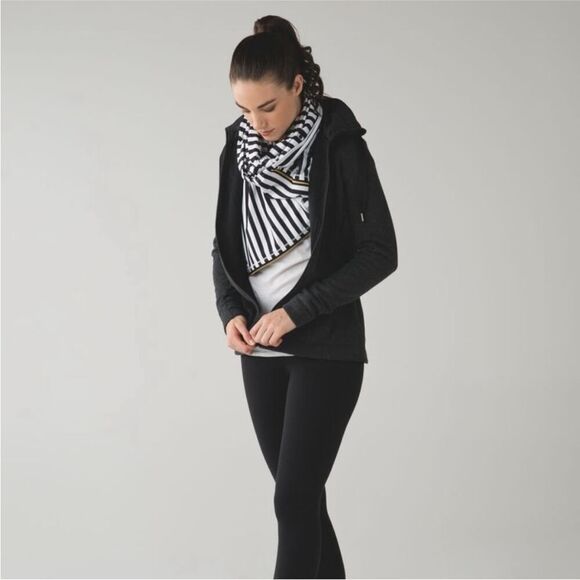 LULULEMON | *RARE* Black & White Apex Stripe Zip Vinyasa Scarf One Size Fits All - Picture 2 of 8